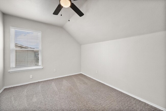 Building Photo - 612 Kings Way Dr