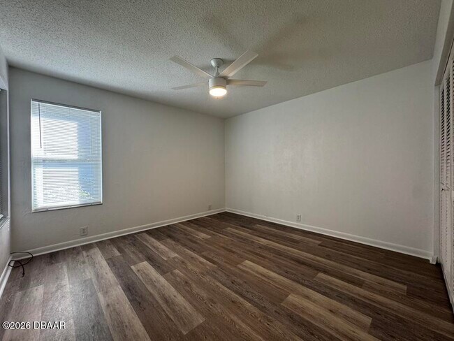 Building Photo - 1508 Poplar Dr