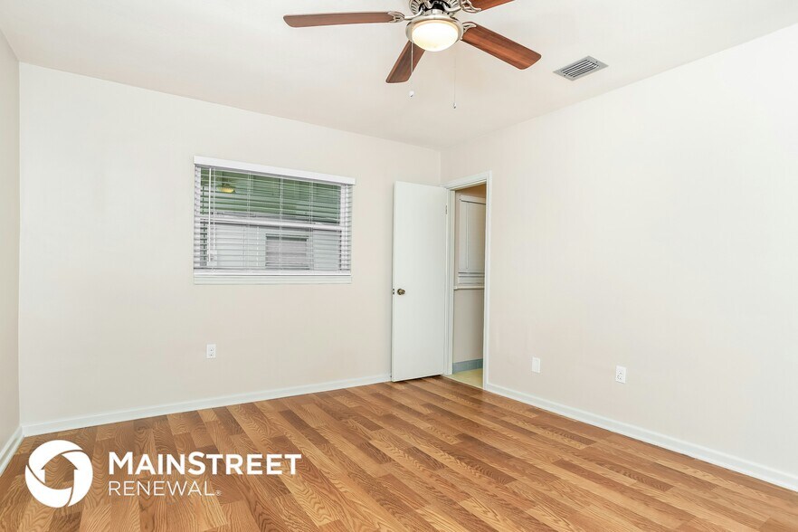 Building Photo - 5913 Wolf Rd