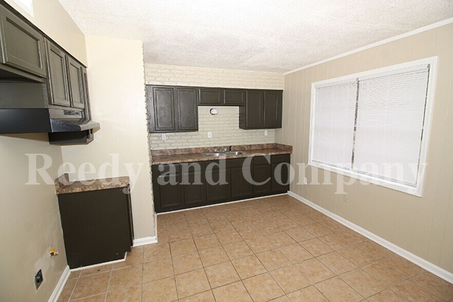 Building Photo - 66 W Paxton Ln