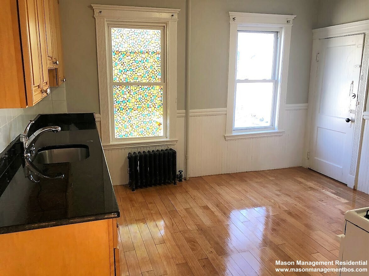 Apt 2 - 19 Arden St