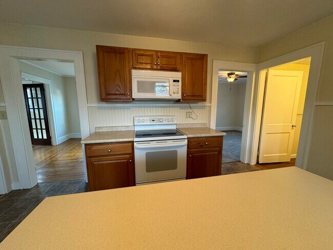Building Photo - 321 Calef Rd