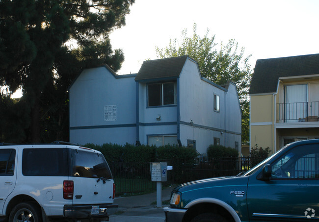 Primary Photo - 1406 Tami Lee Dr