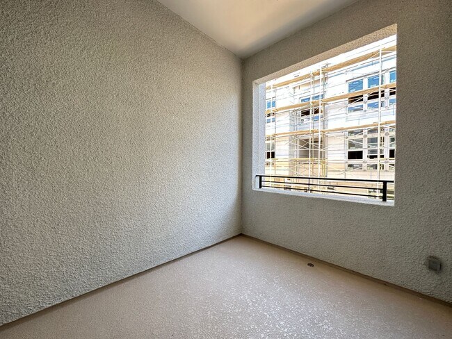 Building Photo - 3341 Esker Rdg Ave