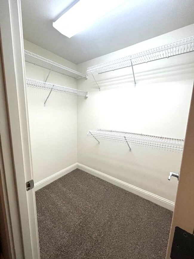 Building Photo - Newly Remodeled 4 Bedroom, Wilsonville, OR