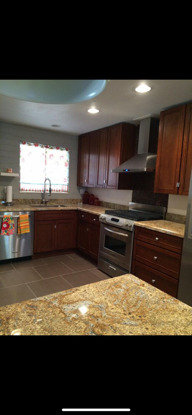 Building Photo - 575 S Corpino de Pecho