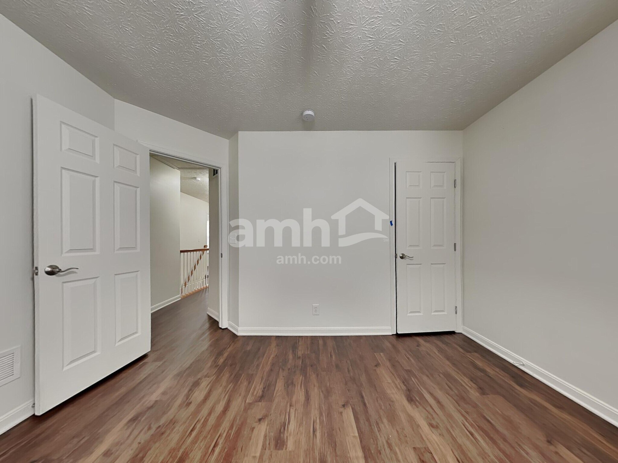 Building Photo - 743 Elm Tree Dr