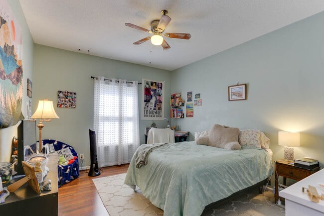 Building Photo - 321 Duke St