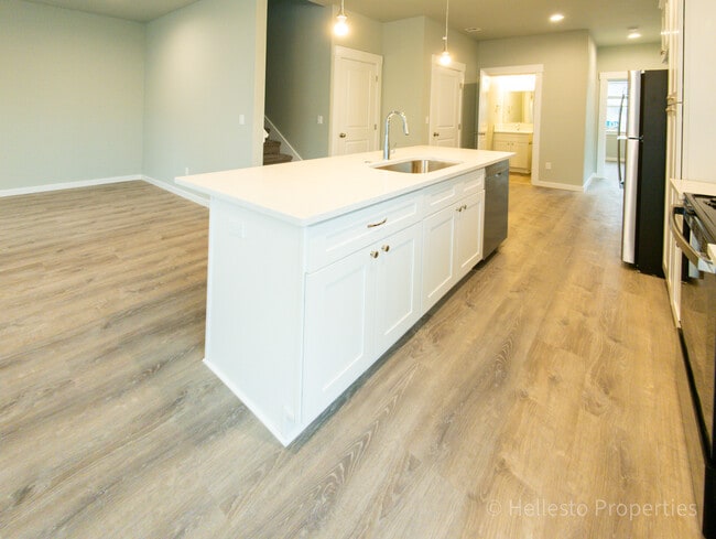 Building Photo - 2494 SW Coho St