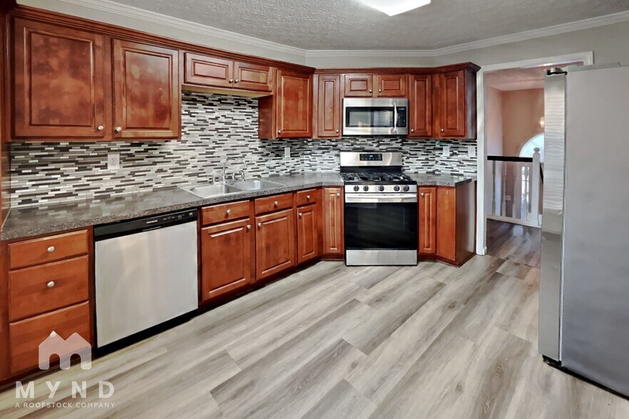 Building Photo - 158 Mcarthur Dr