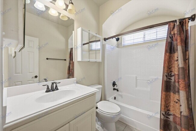 Building Photo - 5629 Hummingbird Ln