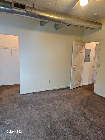 2nd Bedroom - 213 Findlay St