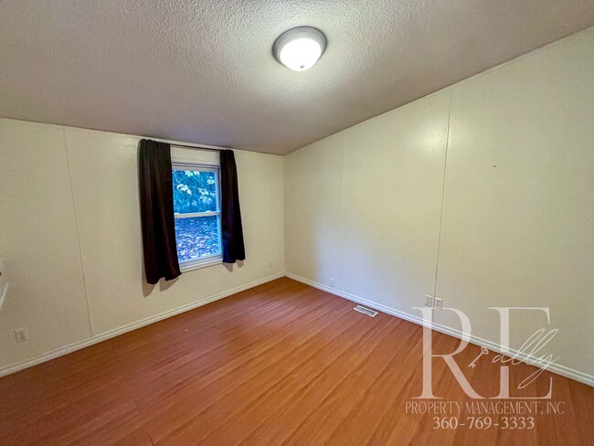 Building Photo - Spacious 3-Bedroom + Office Home with Larg...