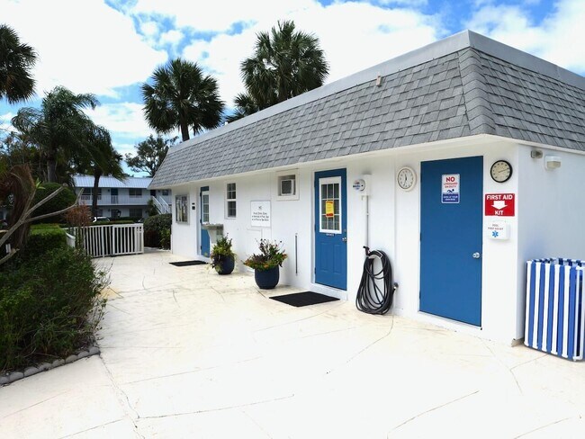 Building Photo - 2929 SE Ocean Blvd