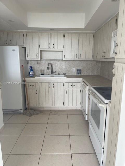 Building Photo - 2025 NE 164th St