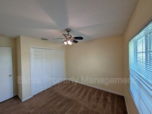 Building Photo - 4053 Dolphin Dr