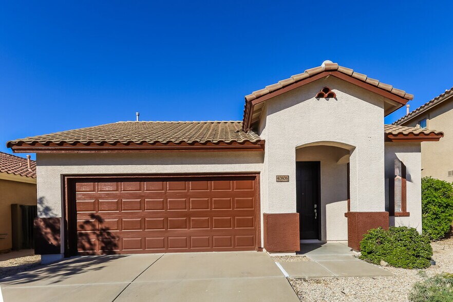 Primary Photo - 40806 N Hudson Ct