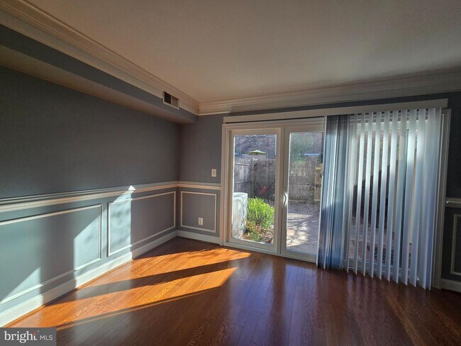 Building Photo - 8363 Dunham Ct