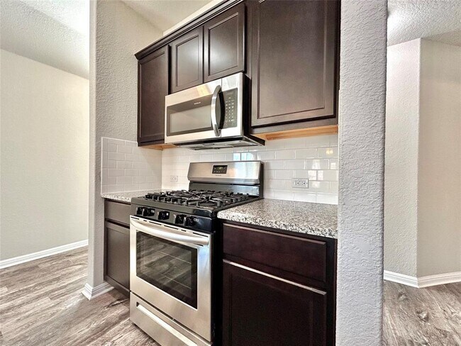 Building Photo - 408 Dubina Ave