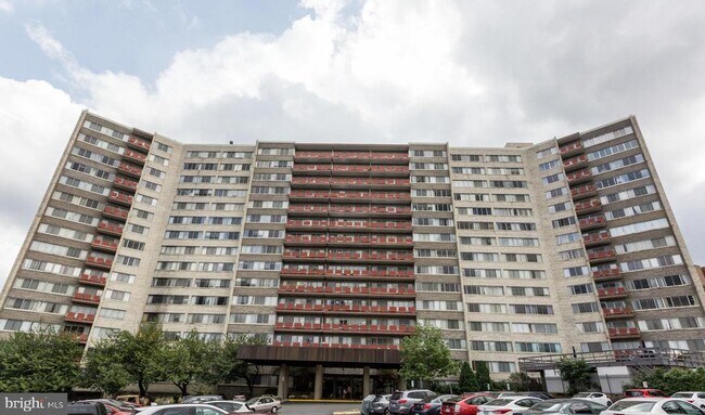 Building Photo - 5340 Holmes Run Pkwy