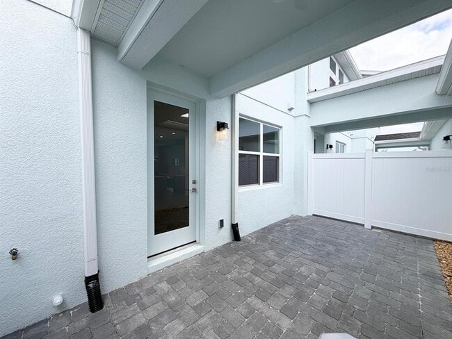 Building Photo - 1887 Pinecliff Dr