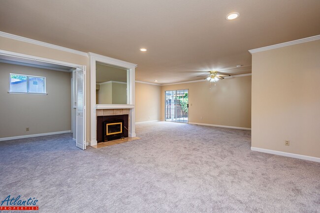 Building Photo - Beautiful Home | Desirable Location