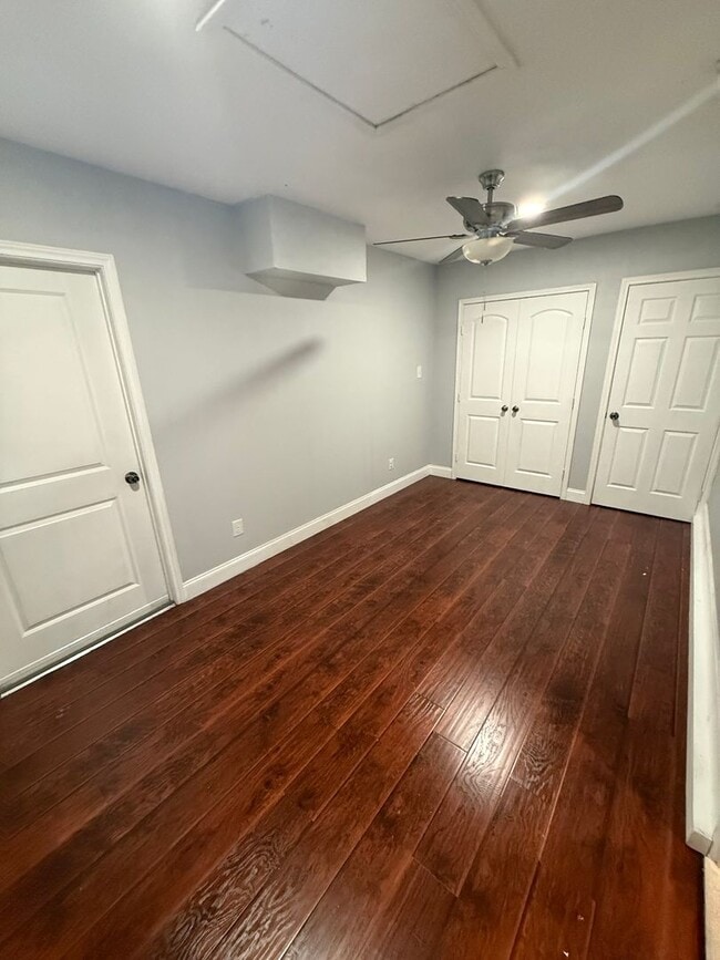 Building Photo - MOVE IN SPECIAL $500.00 OFF FIRST FULL REN...