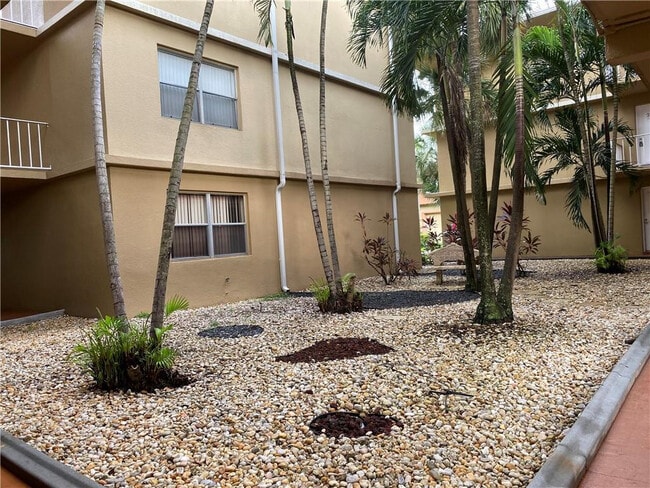 Building Photo - 4235 N University Dr