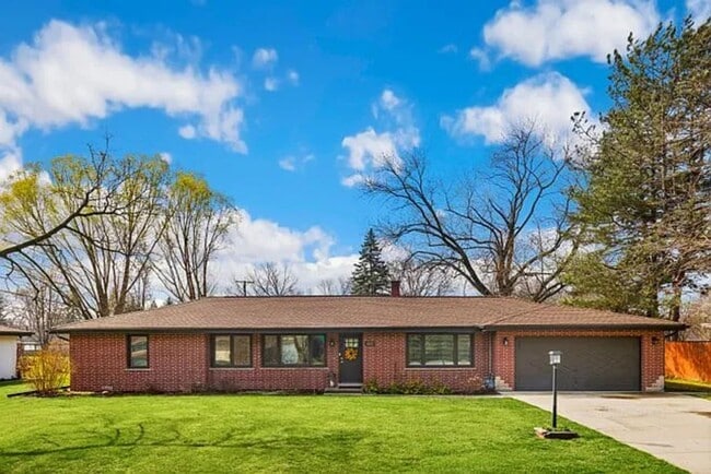 Building Photo - 803 Rose Ave