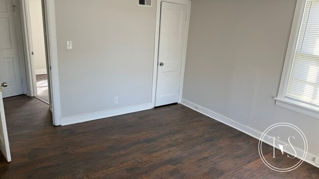 Building Photo - 3706 Montgomery St