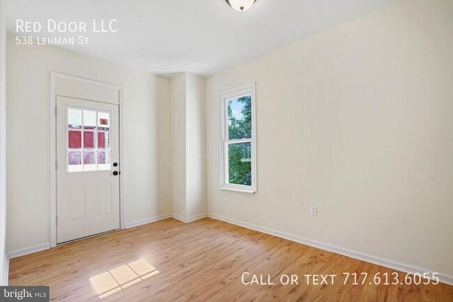 Building Photo - 538 Lehman St