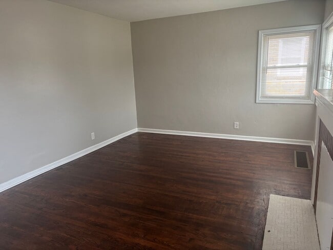 Building Photo - Section 8 welcome and encouraged