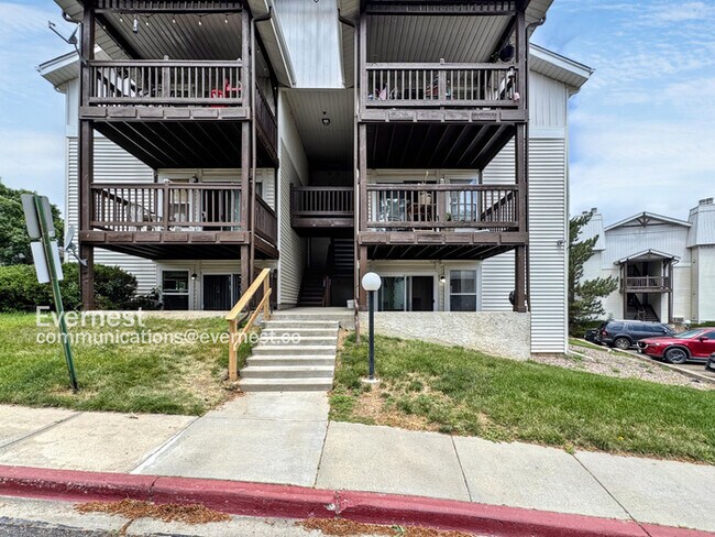 Building Photo - 17505 E Mansfield Ave
