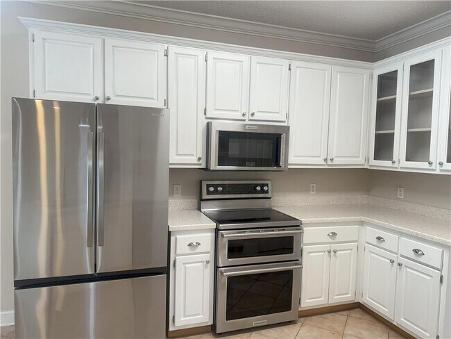 Building Photo - 141 Royal Dr