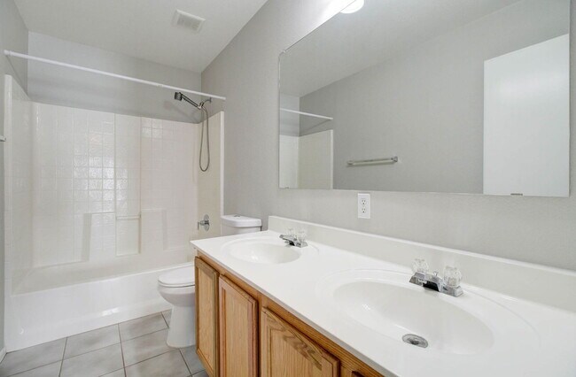 Building Photo - 5945 N 73rd Dr