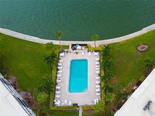 Building Photo - 7405 Bay Island Dr S