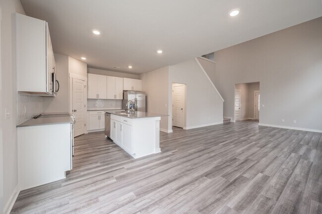 Building Photo - **BE THE LUCKY ONE TO LIVE IN THIS BEAUTIFUL HOME IN THE DESIRABLE SAWGRASS NEIGHBORHOOD IN SPRIN...