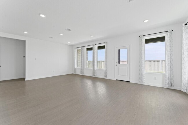 Building Photo - 16503 Mesquite Fld Dr