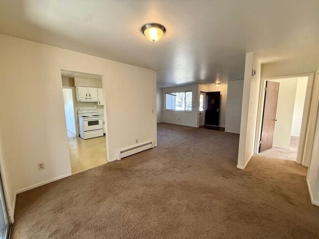 Building Photo - ***MOVE-IN SPECIAL 2 WEEKS FREE***2 Bed, 1.5 Bath Duplex for Rent in Fort Collins!