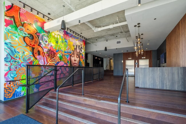 Building Photo - 1601 W Lake St