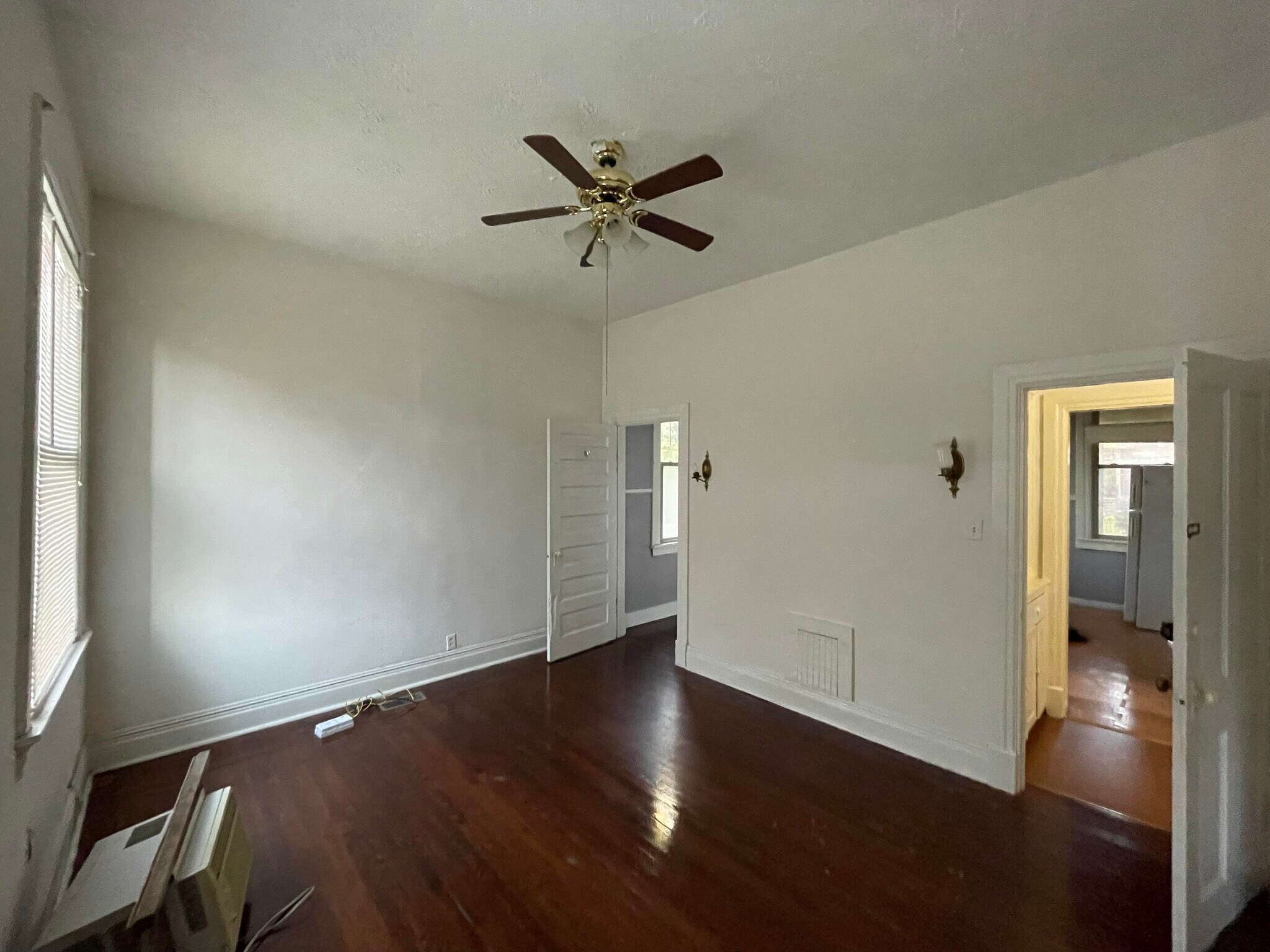 Building Photo - 1006 State St