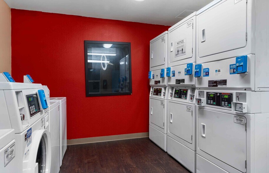 Building Photo - Furnished Studio-Sacramento - White Rock Rd.