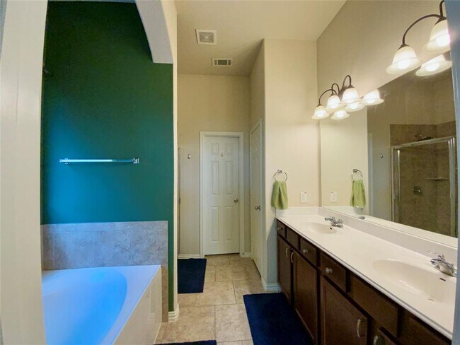 Building Photo - 2454 Santa Barbara Loop