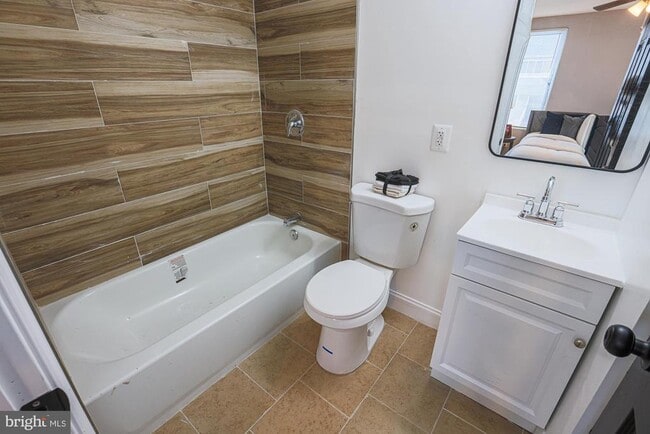 Building Photo - 9 Glenmore Ave