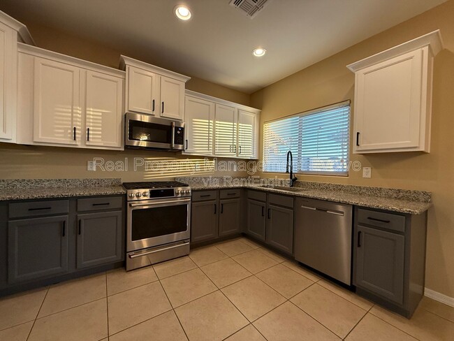 Building Photo - 42239 N Wollemi St