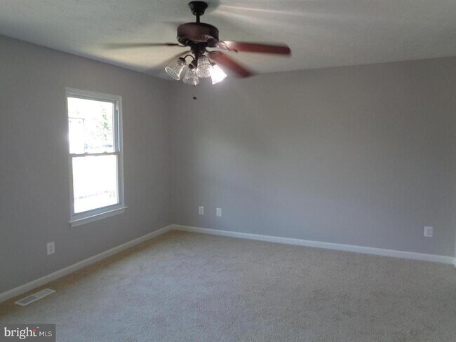 Building Photo - 612 Kittendale Cir