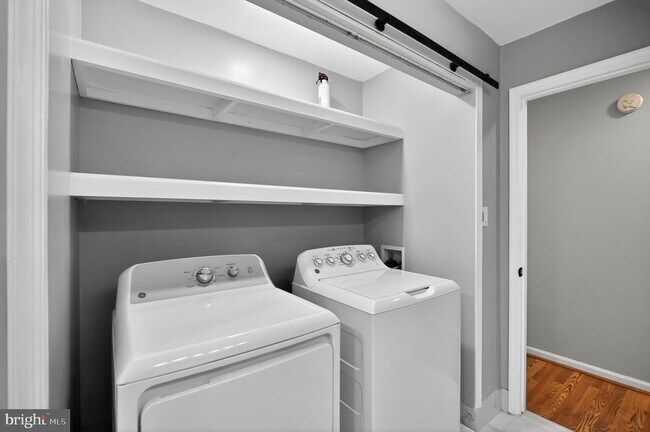 Building Photo - 7609 Croydon Pl