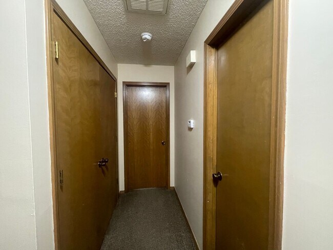 Building Photo - 249 S Monte Vista Ave