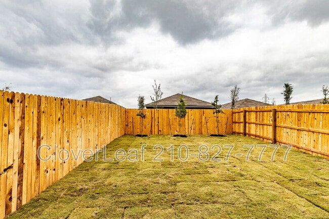 Building Photo - 8523 Loska Grn