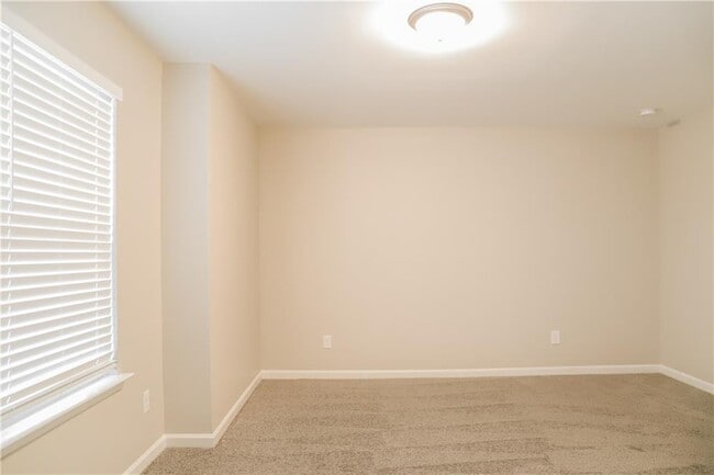 Building Photo - 7105 Creeksong Dr